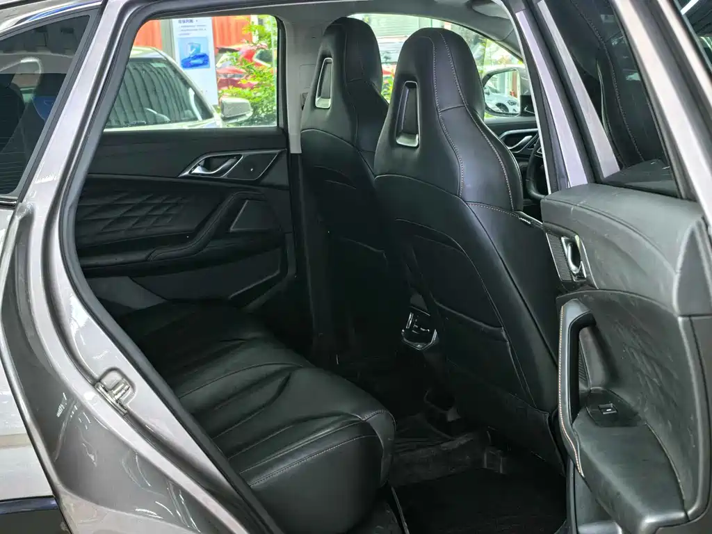 Roewe RX5 New Energy — миниатюра 13