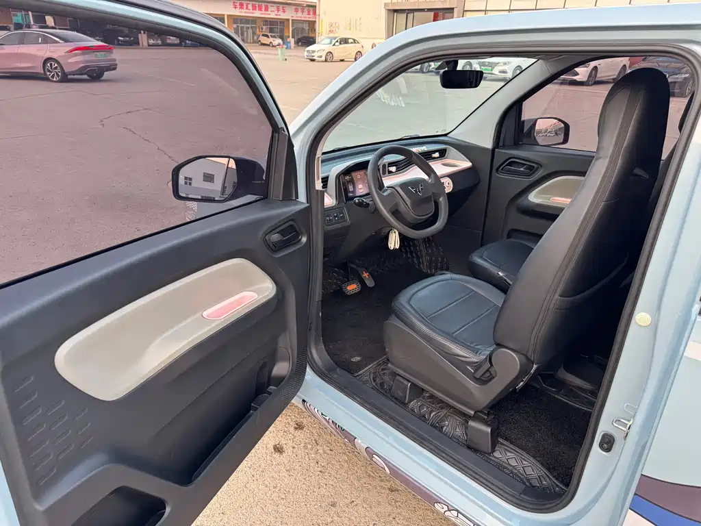 Wuling MINIEV — миниатюра 8