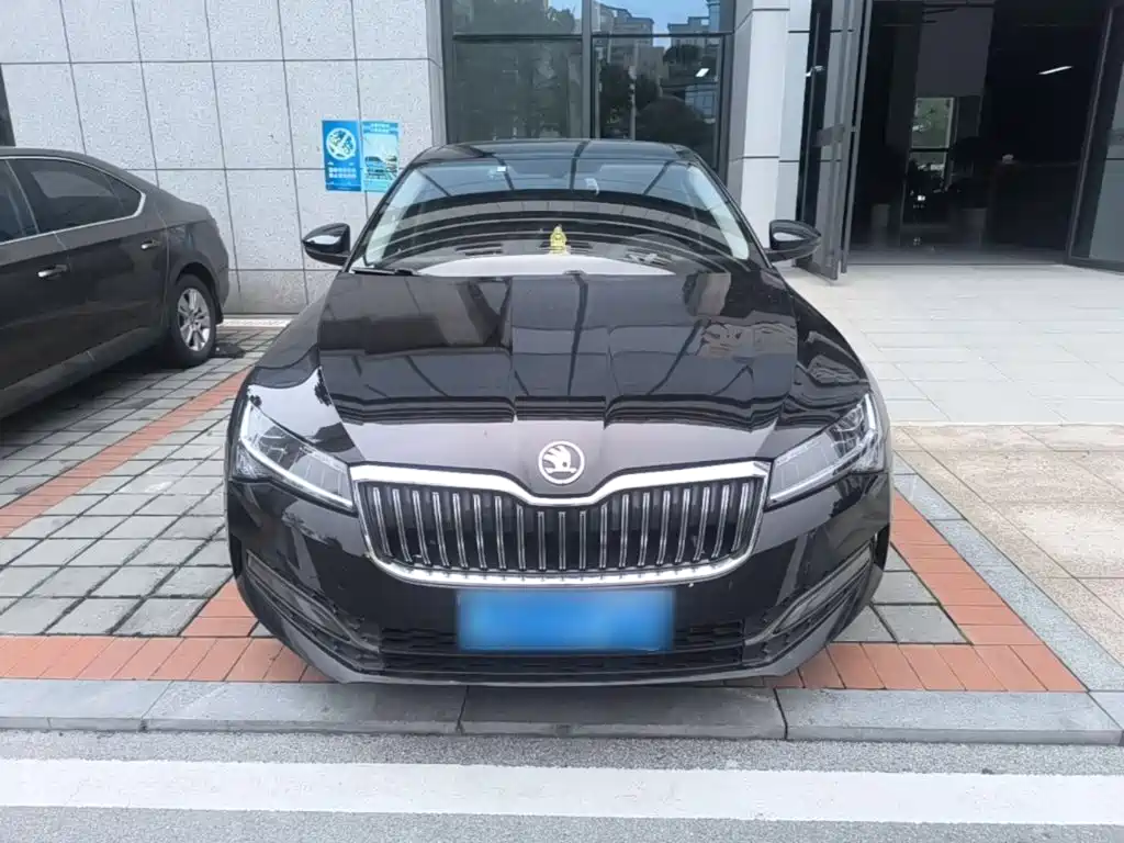 Skoda Superb — миниатюра 3