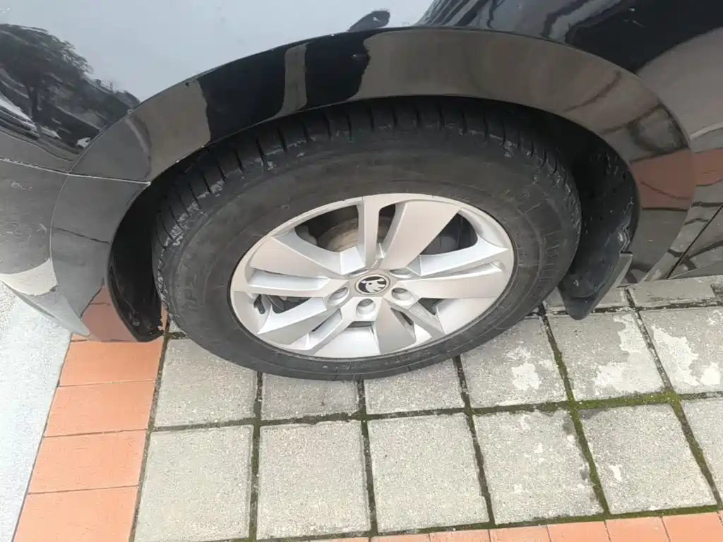 Skoda Superb — миниатюра 23