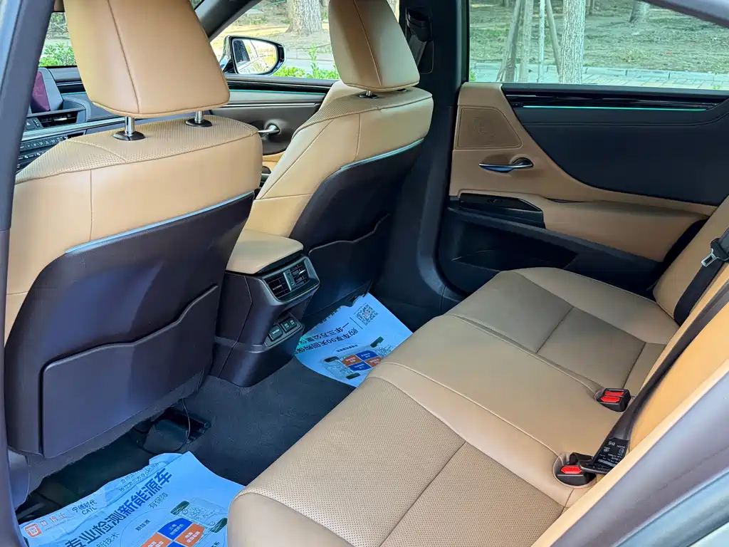 Lexus ES — миниатюра 21