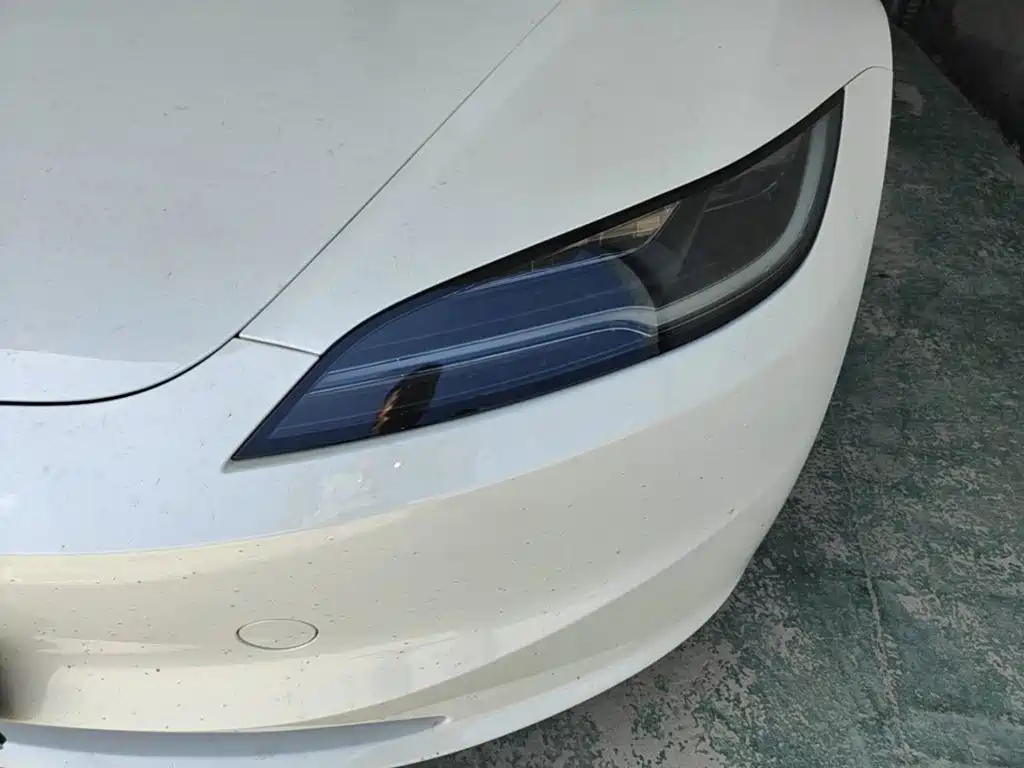 Tesla Model 3 — миниатюра 24