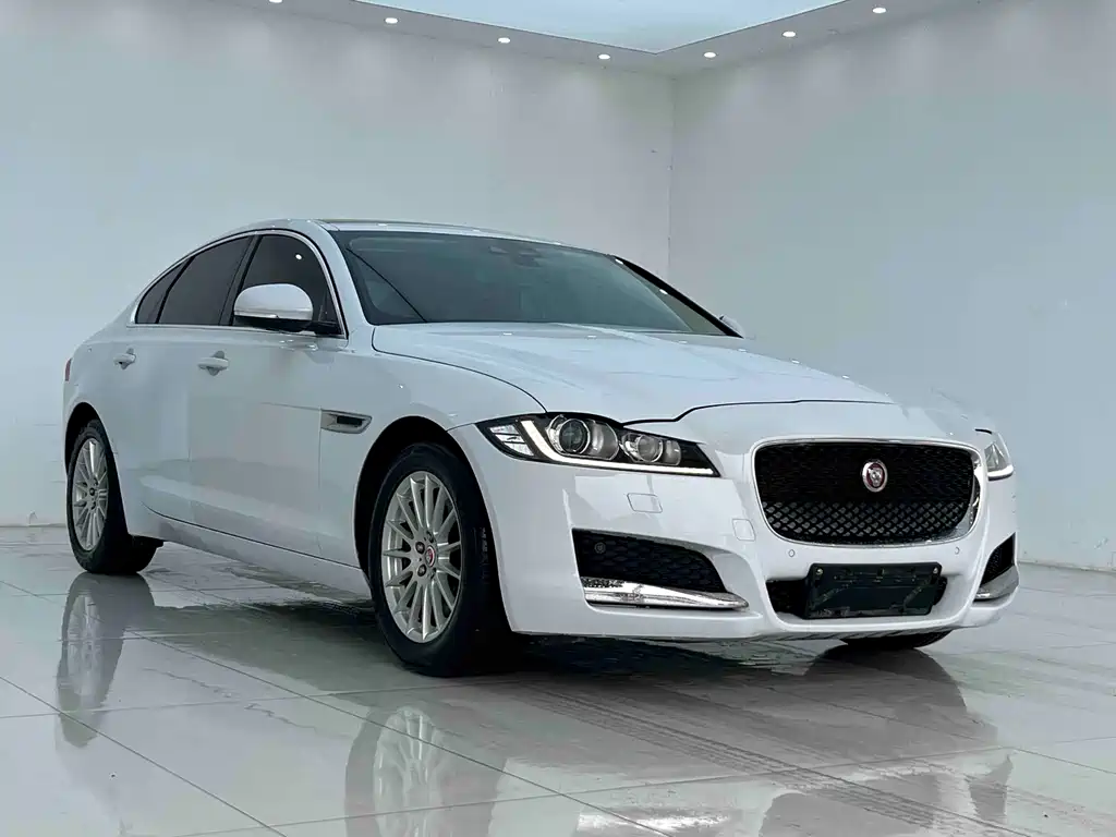 Jaguar XF 2016 XF 2.0T