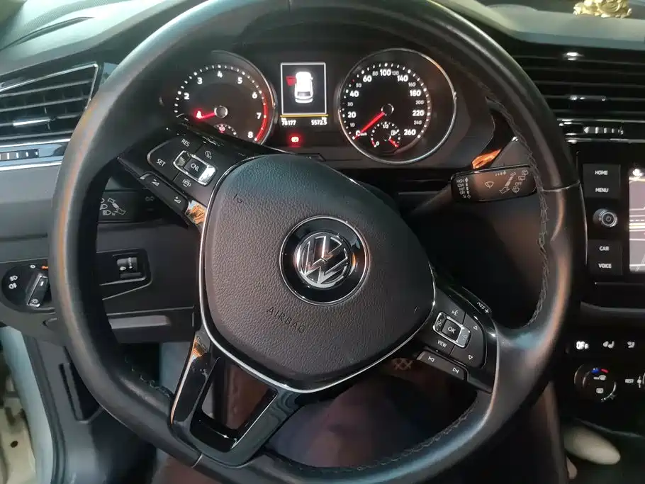 Volkswagen Tiguan L — миниатюра 15