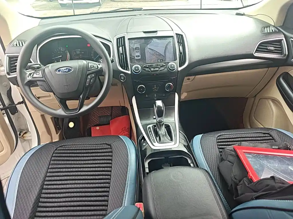 Ford Edge — миниатюра 10