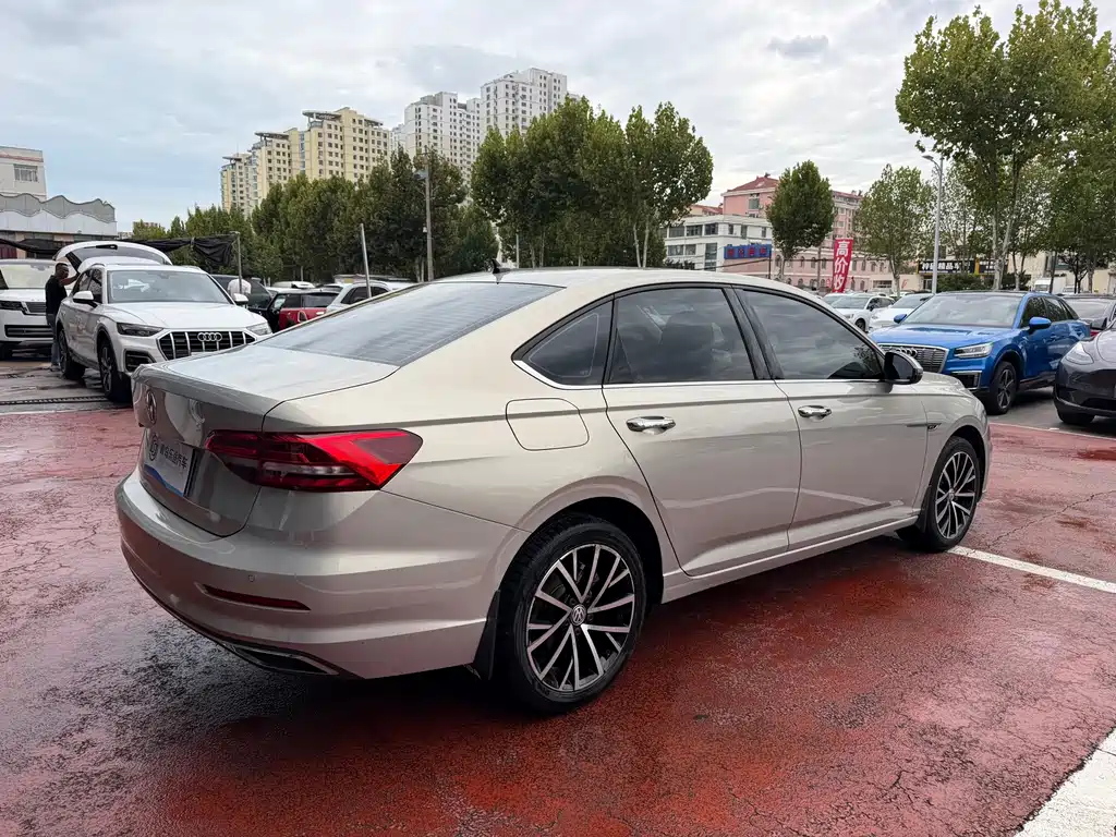 Volkswagen Lavida — миниатюра 6