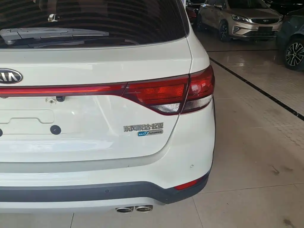 Kia KX Cross — миниатюра 8