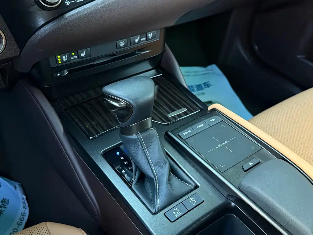 Lexus ES — миниатюра 16