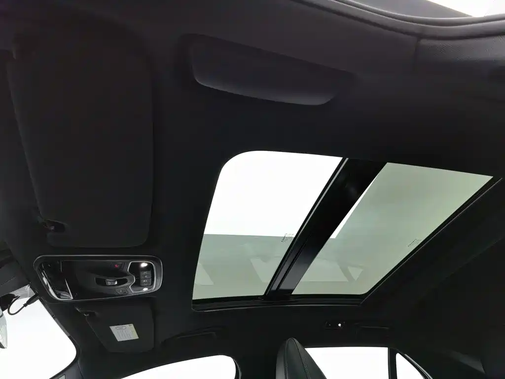 Lynk & Co 02 Hatchback — миниатюра 14