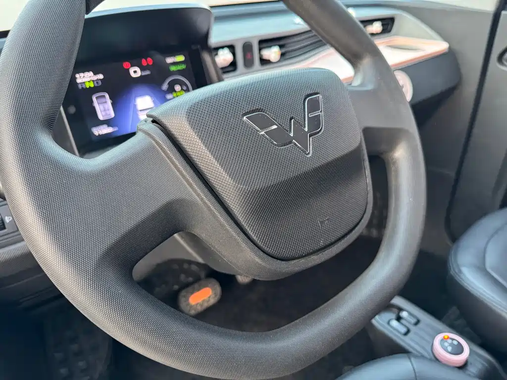Wuling MINIEV — миниатюра 11