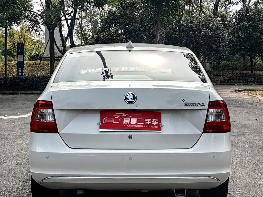 Skoda Rapid — миниатюра 12