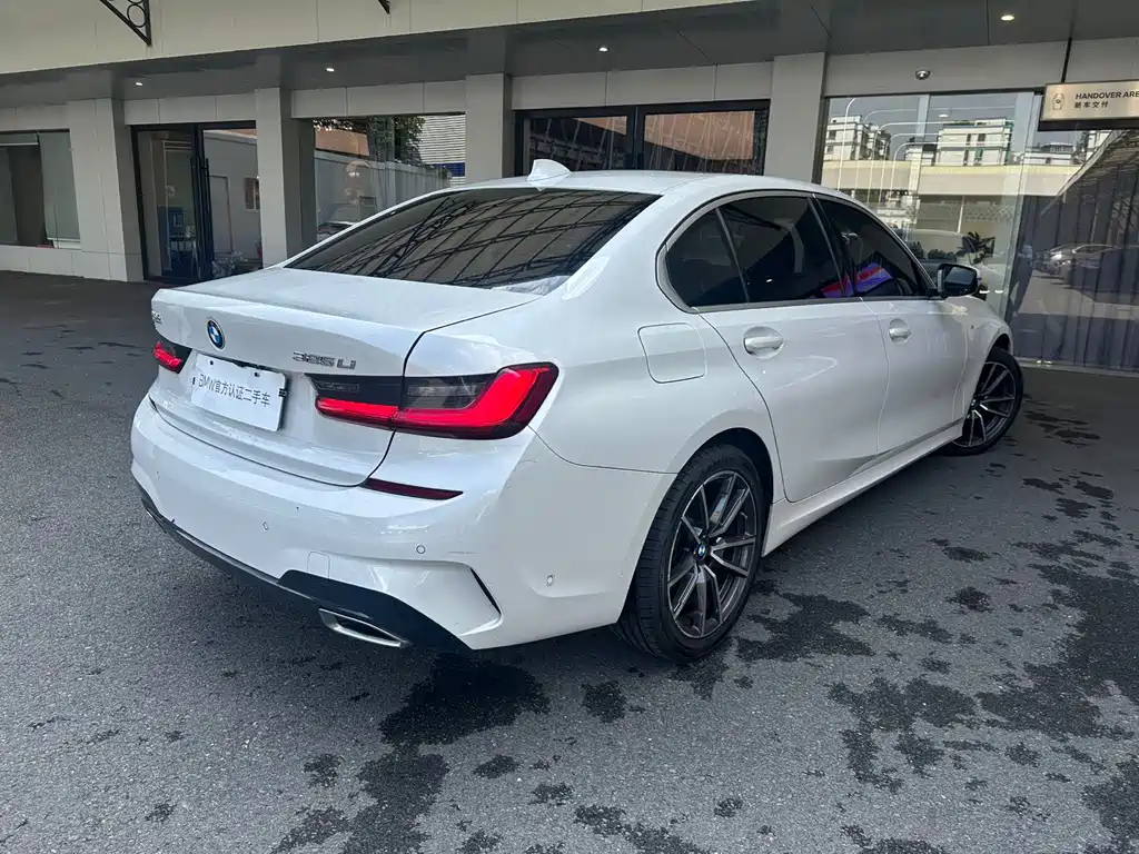 BMW 3 Series — миниатюра 3