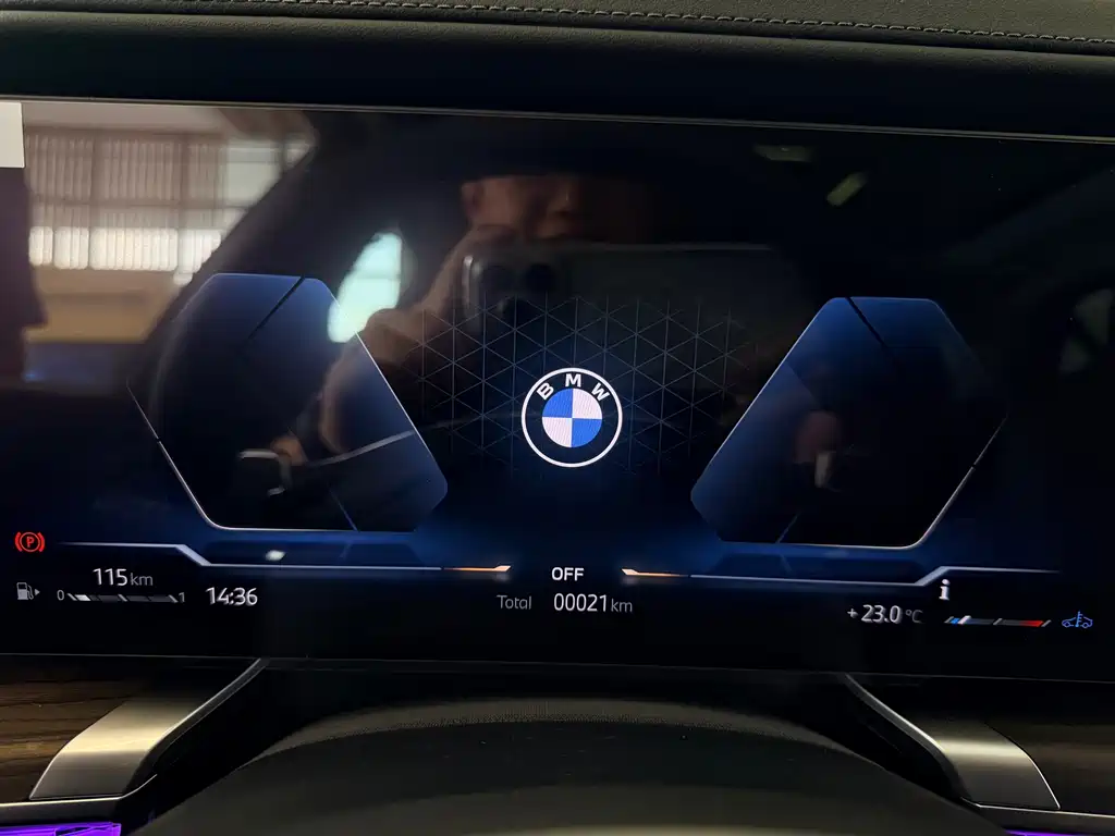 BMW 7 Series — миниатюра 10