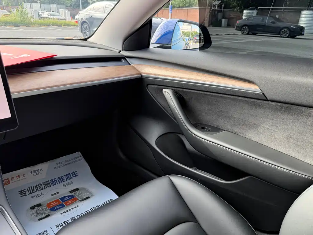 Tesla Model 3 — миниатюра 11