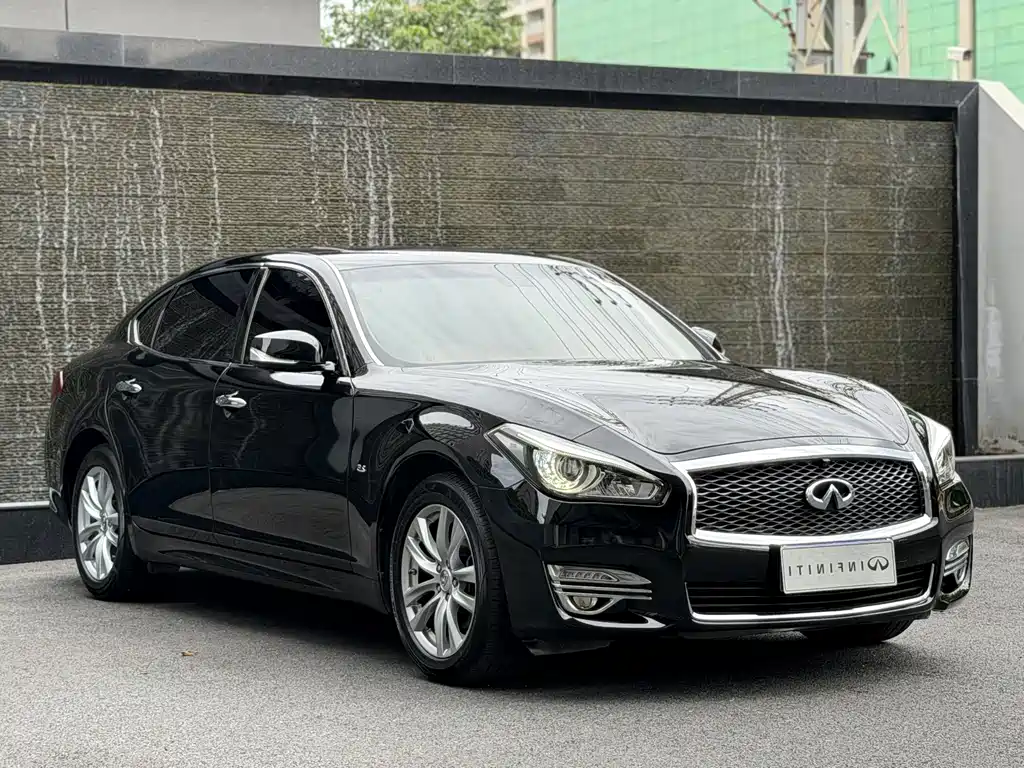 Infiniti Q70 — миниатюра 3