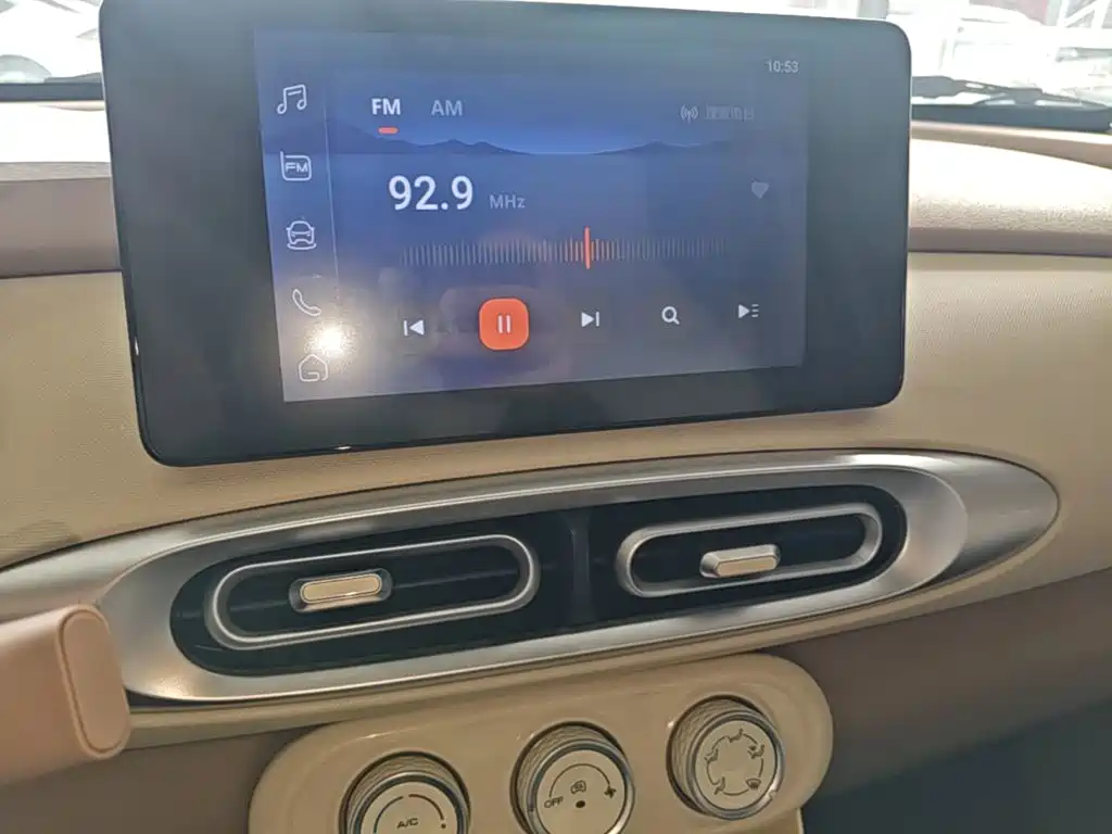 Wuling MINIEV — миниатюра 13
