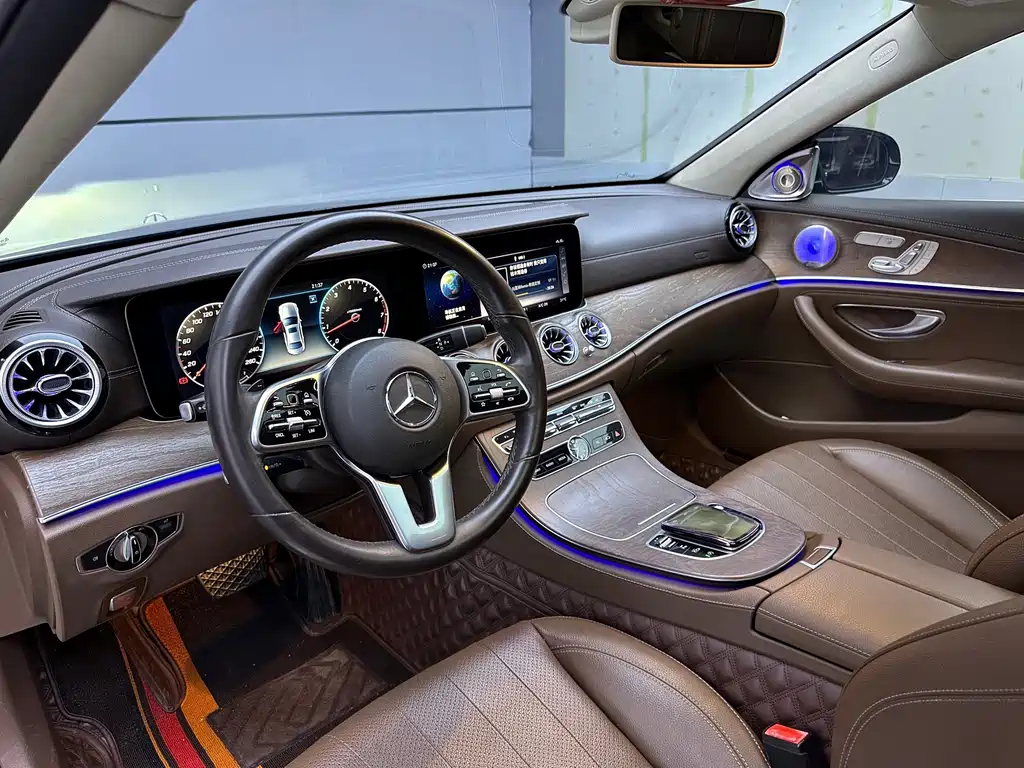 Mercedes-Benz E-Class — миниатюра 10