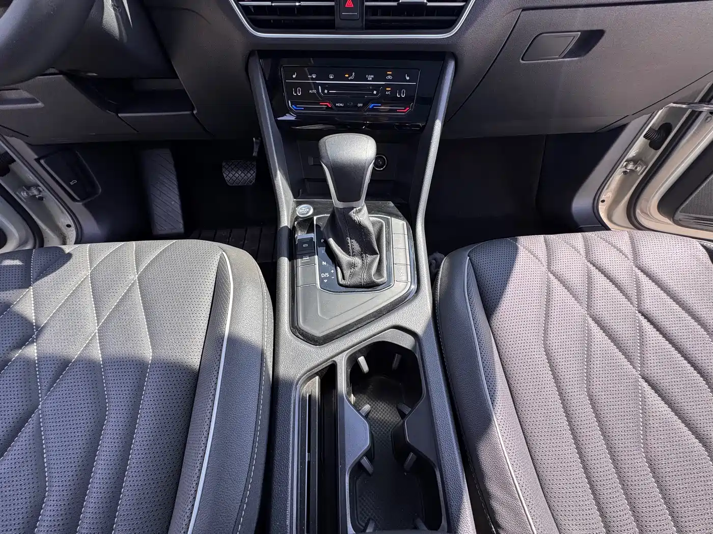 Volkswagen Tiguan L id 4669294 из Китая 18