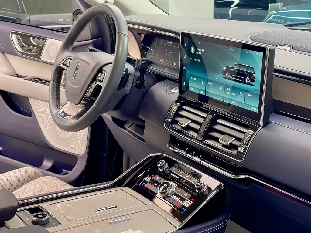 LINCOLN NAVIGATOR ONE