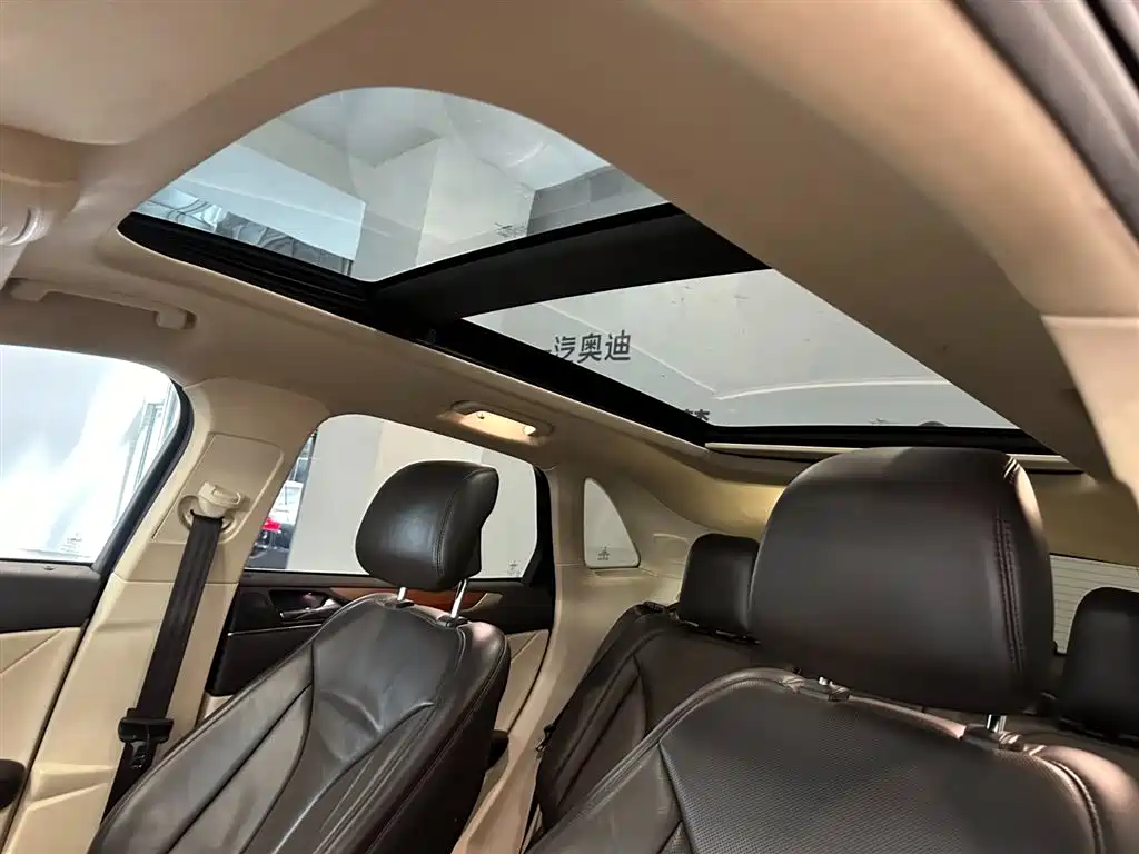 Lincoln MKC — миниатюра 13