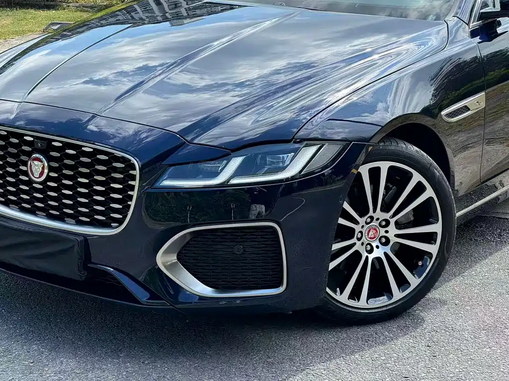 Jaguar XFL — миниатюра 7