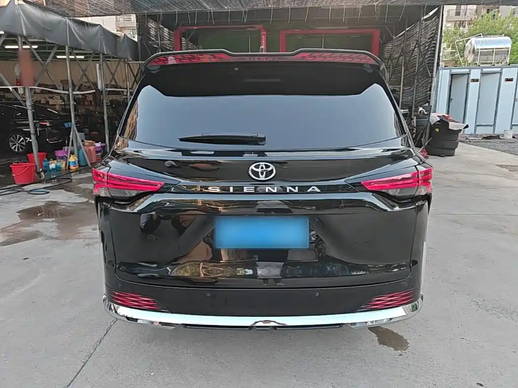 Toyota Sienna — миниатюра 6