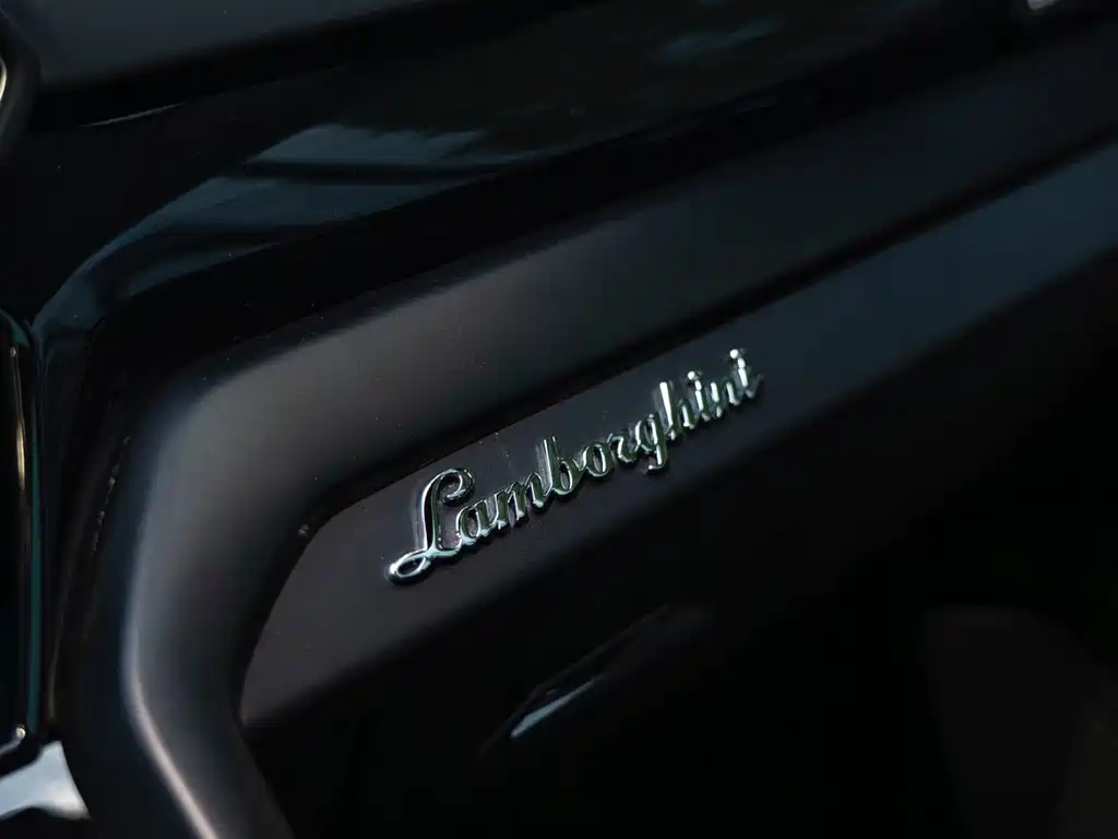 Lamborghini Urus — миниатюра 15