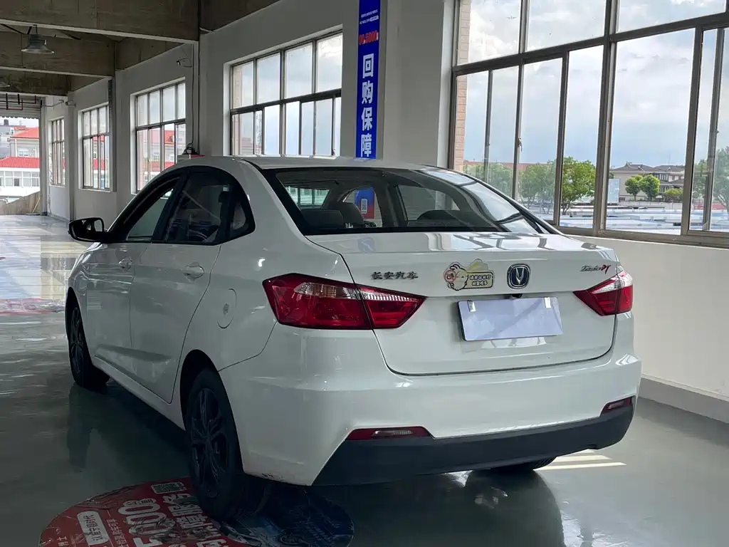 Changan Eado DT — миниатюра 6
