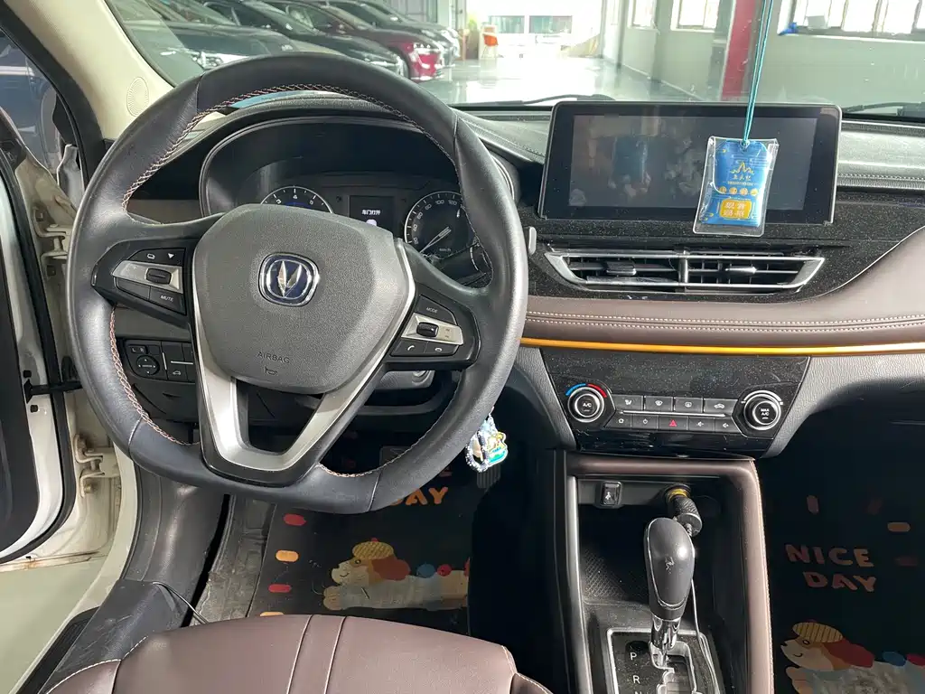 Changan Eado DT — миниатюра 12