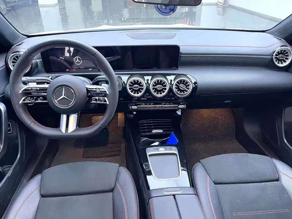 Mercedes-Benz A-Class — миниатюра 7