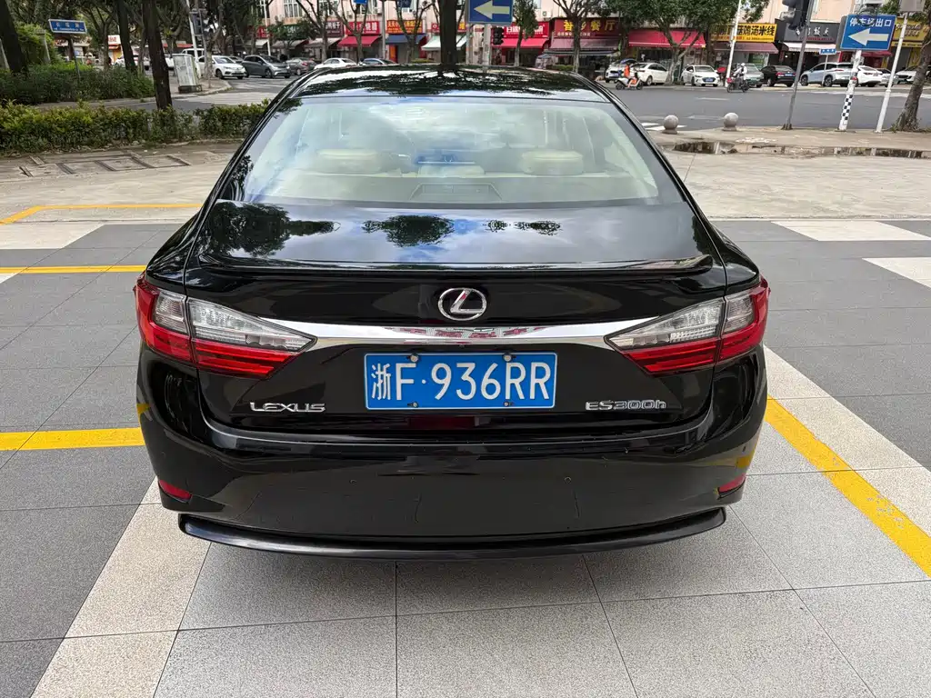 Lexus ES — миниатюра 4