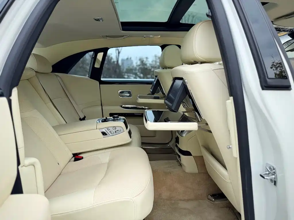 Rolls-Royce Ghost — миниатюра 23