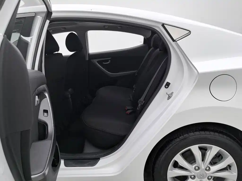Hyundai Elantra Langdong — миниатюра 15