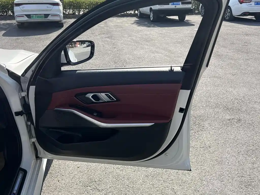 BMW 3 Series — миниатюра 31