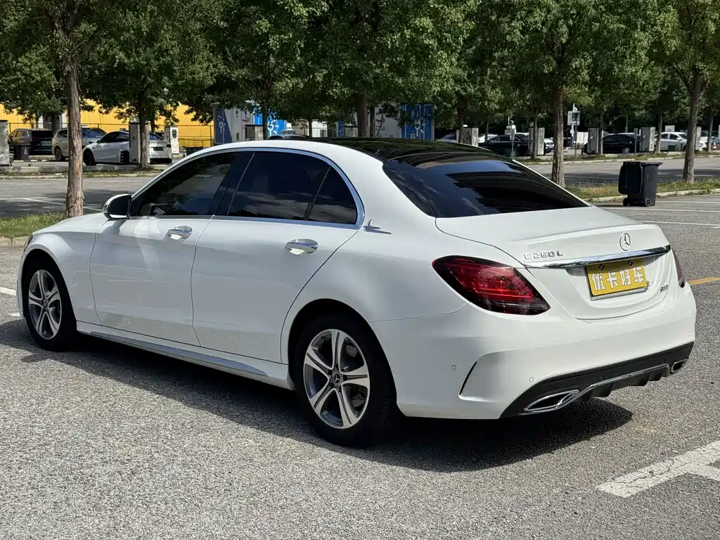 Mercedes-Benz C-Class — миниатюра 6