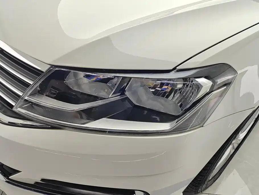 Volkswagen Lavida — миниатюра 5