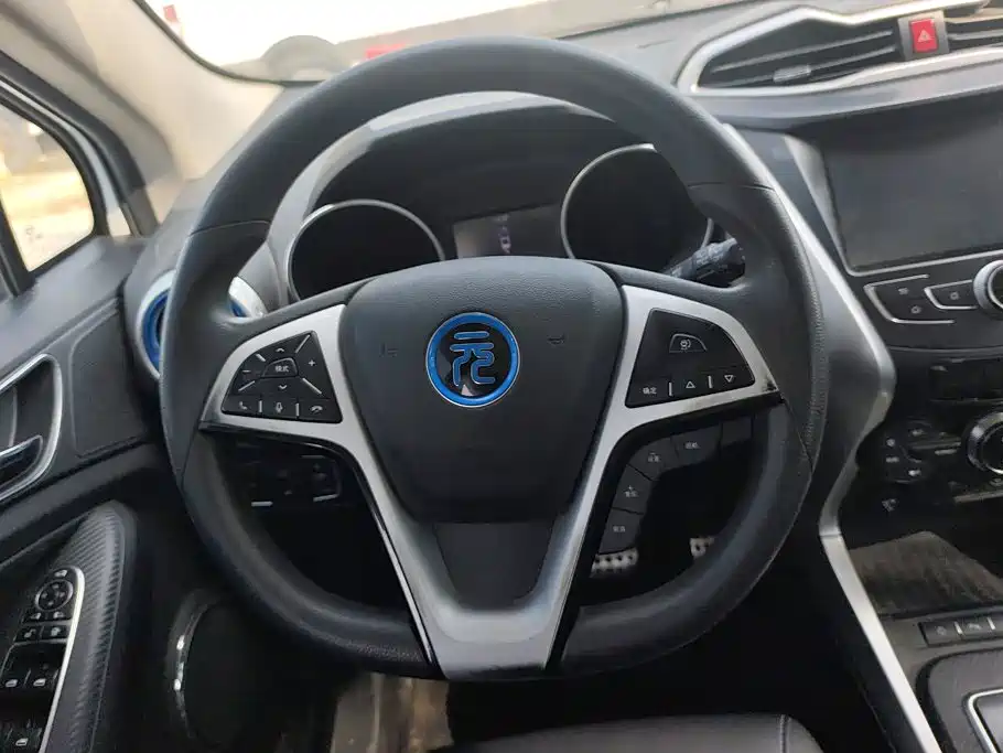 BYD Yuan EV — миниатюра 15