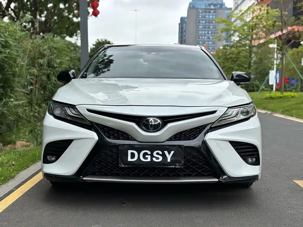 Toyota Camry — миниатюра 2
