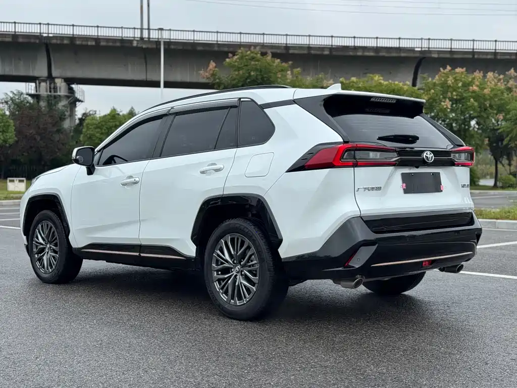 Toyota Wildlander — миниатюра 4