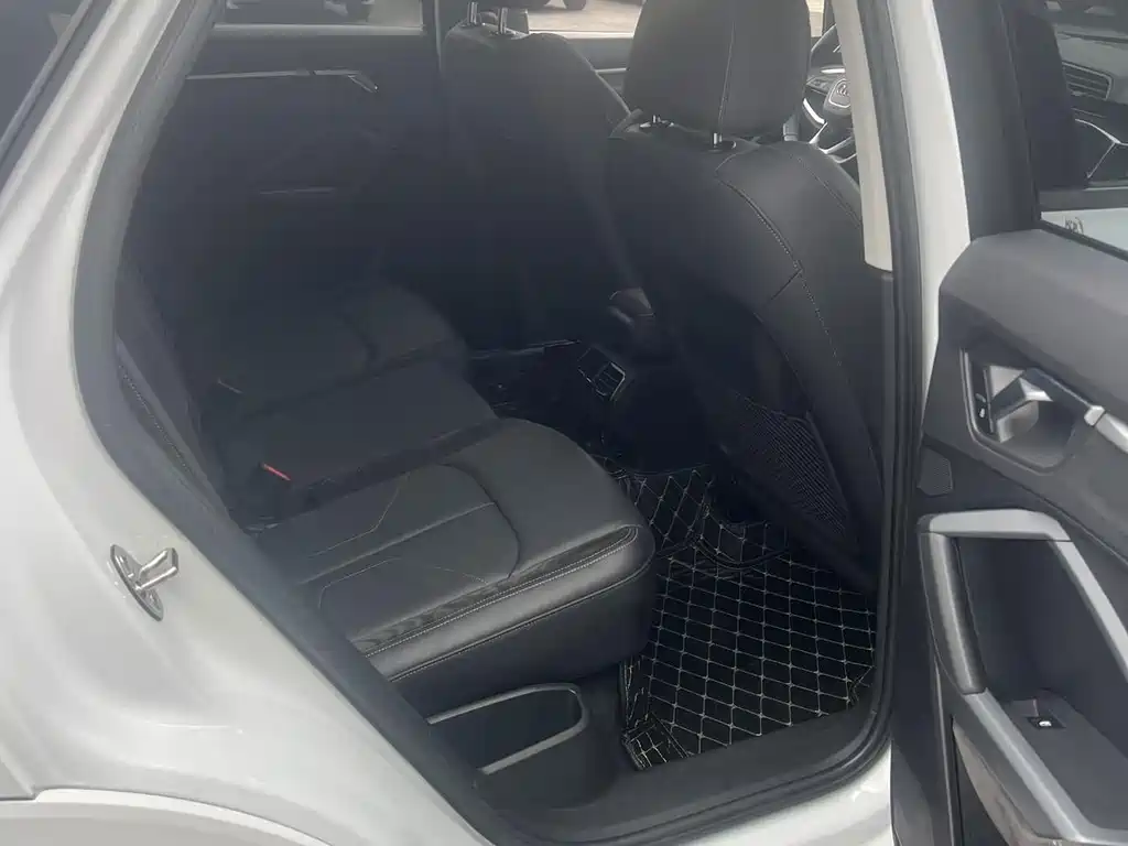 Audi Q3 Sportback — миниатюра 27