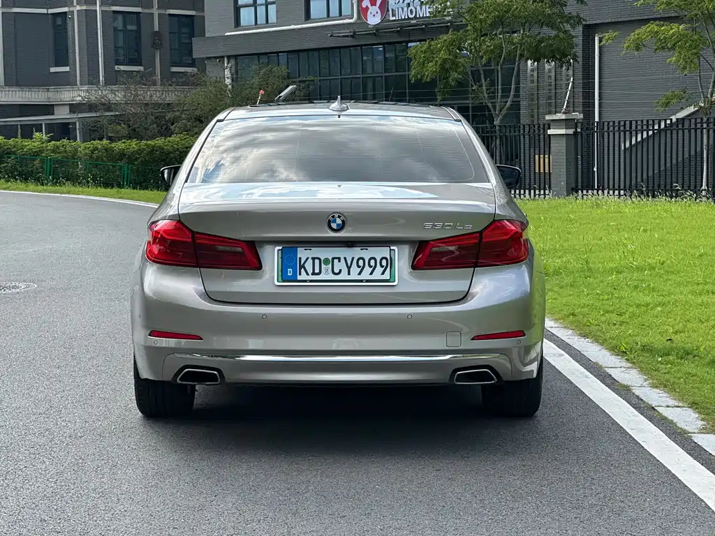 BMW 5 Series New Energy — миниатюра 22