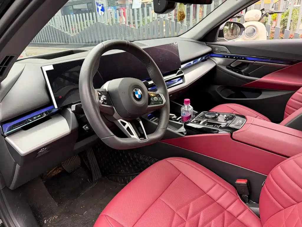 BMW 5 Series — миниатюра 7