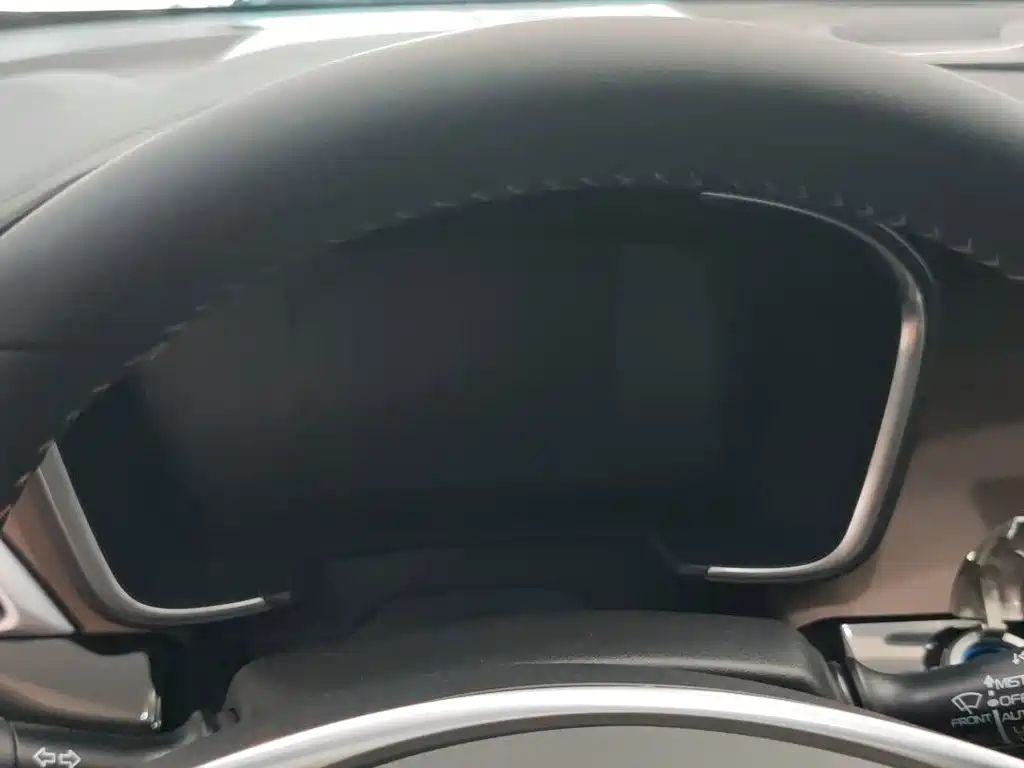 Geely Jia Ji New Energy — миниатюра 12