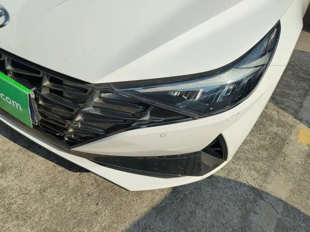 Hyundai Elantra — миниатюра 24