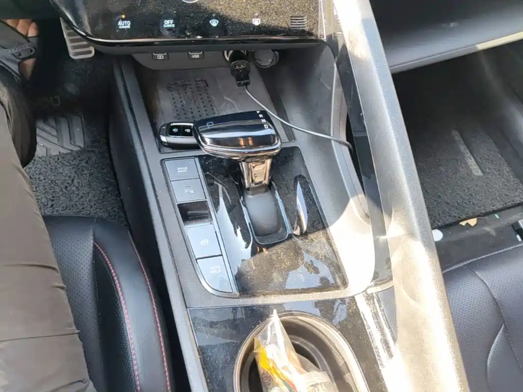 Hyundai Elantra — миниатюра 14
