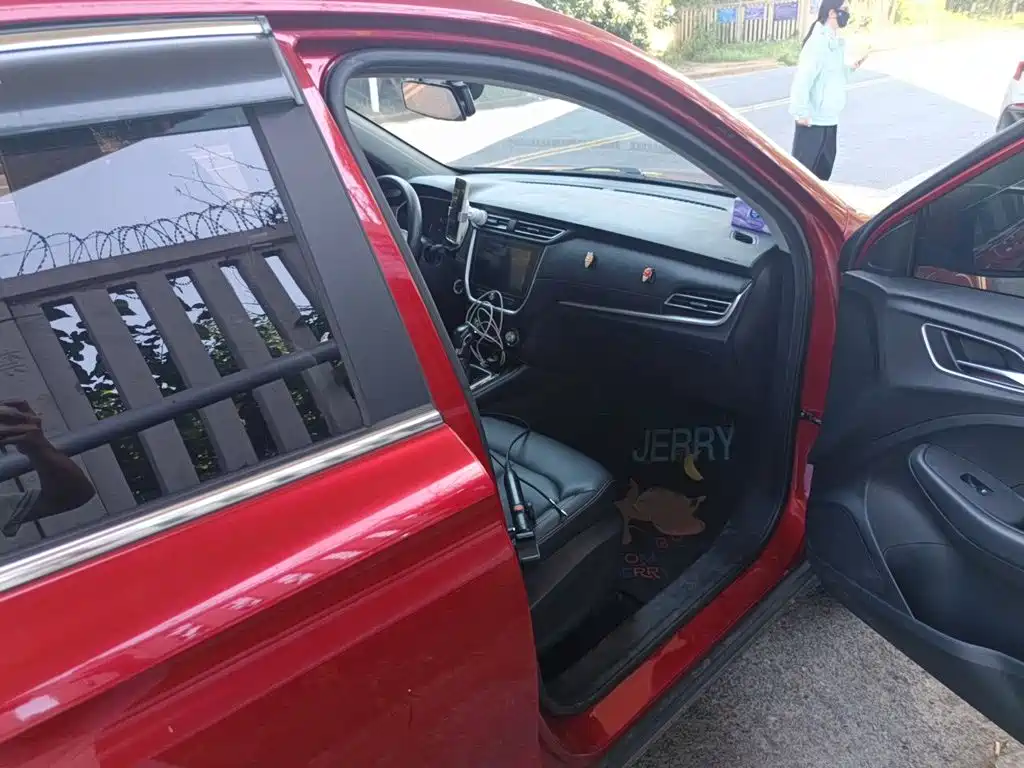 Roewe RX3 — миниатюра 20