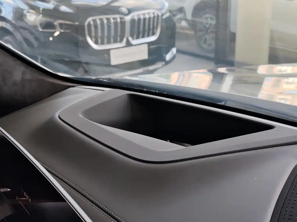 BMW X7 — миниатюра 15