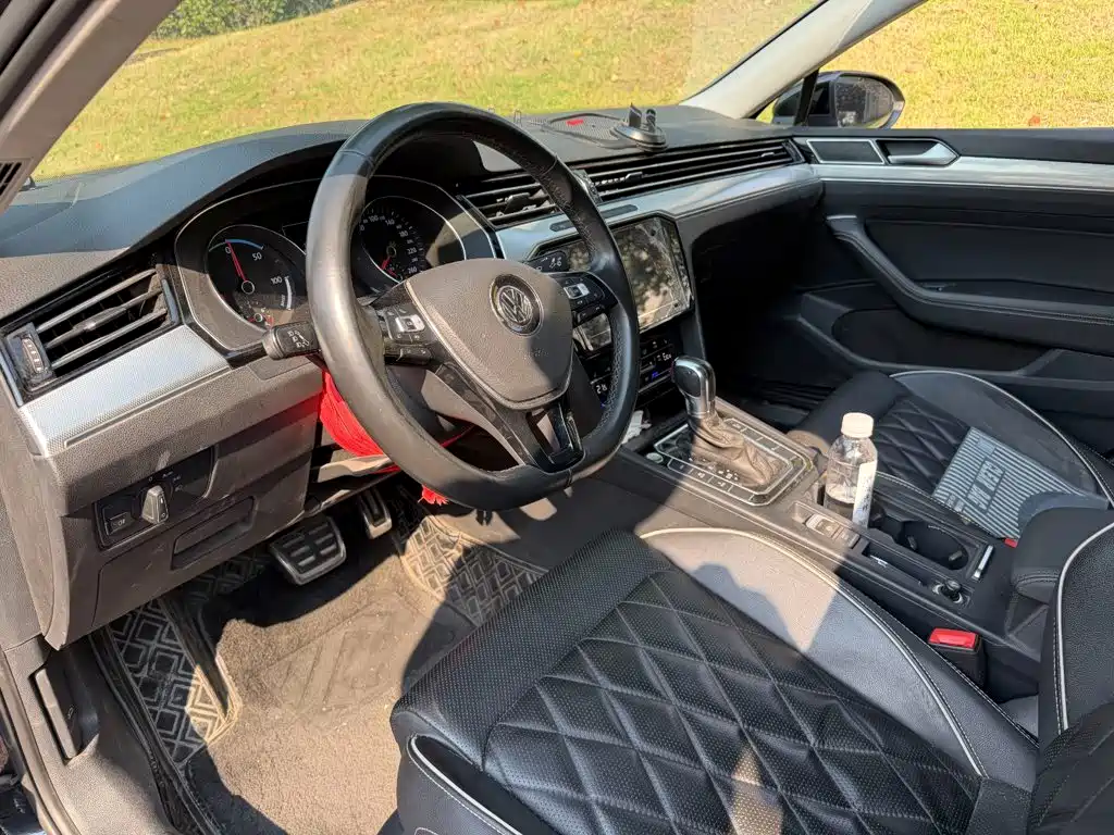 Volkswagen Magotan PHEV — миниатюра 7