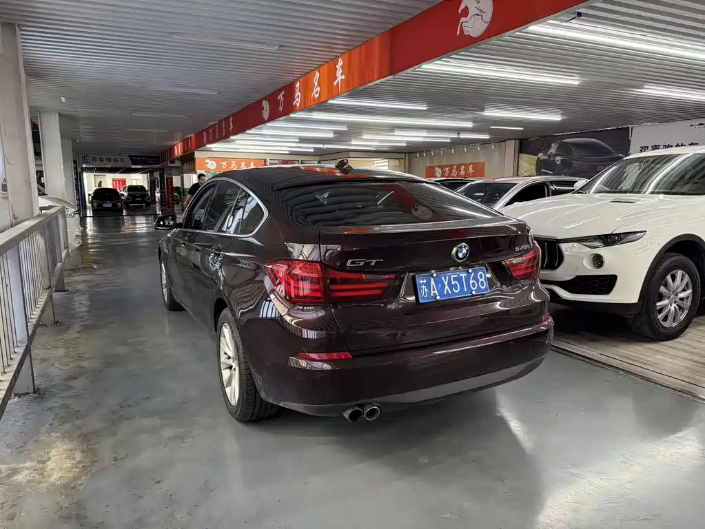 BMW 5 Series GT — миниатюра 9