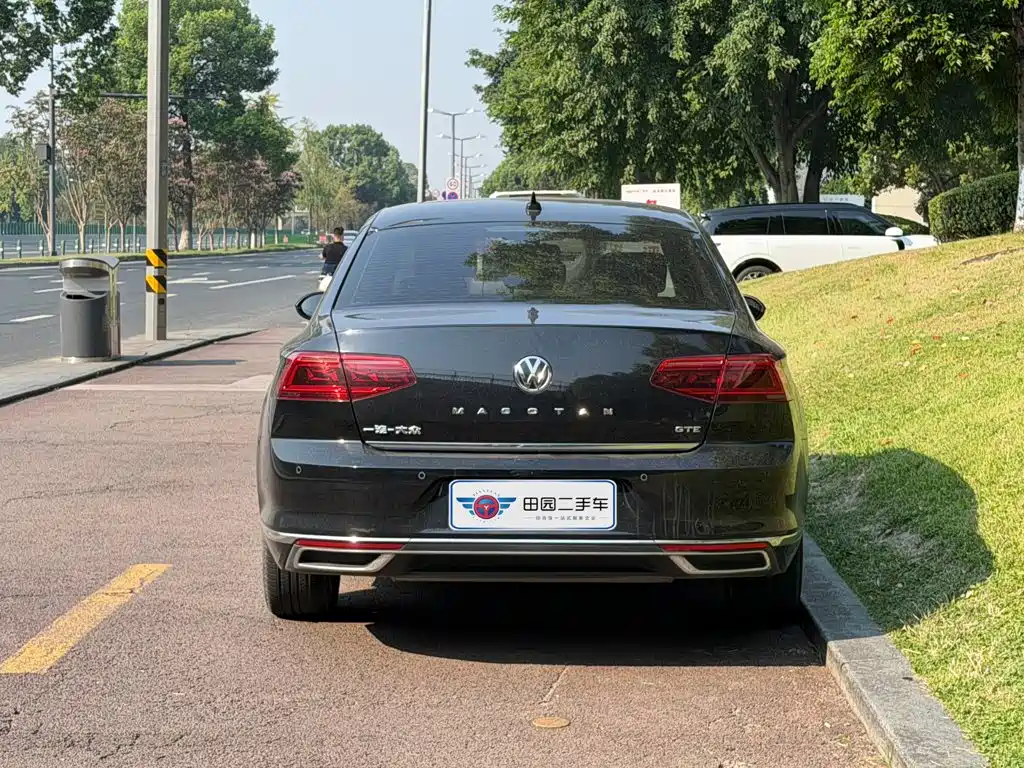 Volkswagen Magotan PHEV — миниатюра 5